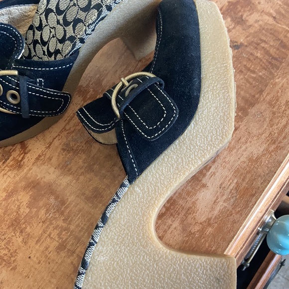 Size 8.5 Coach Rubber Heel dress up/down shoe!! - Picture 2 of 6